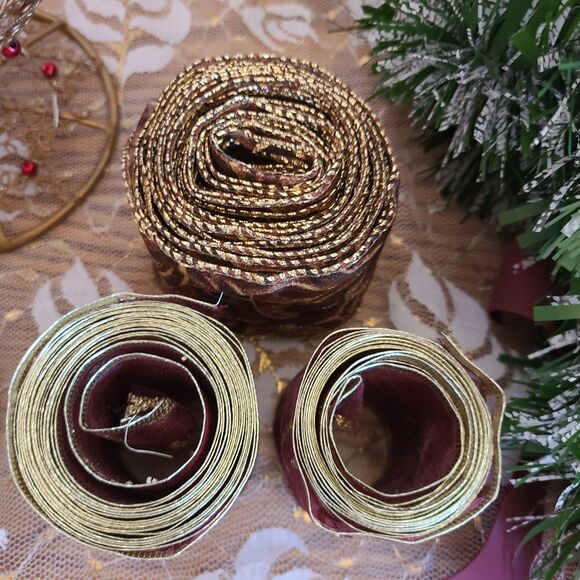 Vintage Holiday Decor Bundle Wire Basket | Garland | Ribbon | Satin Bag | Lace - Picture 7 of 10